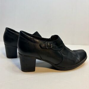 Clarks Bendables Classic Black Leather Women's Heeled Ankle Booties